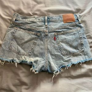 NWT Levi’s 501 denim shorts